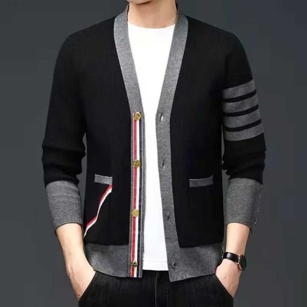 men's sweaters men's knit cardigan autumn and winter new casual loose sweater coat men's handsome sweater clothes l230719, White;black
men's sweaters men's knit cardigan autumn and winter new casual loose sweater coat men's handsome sweater clothes l230719, White;black