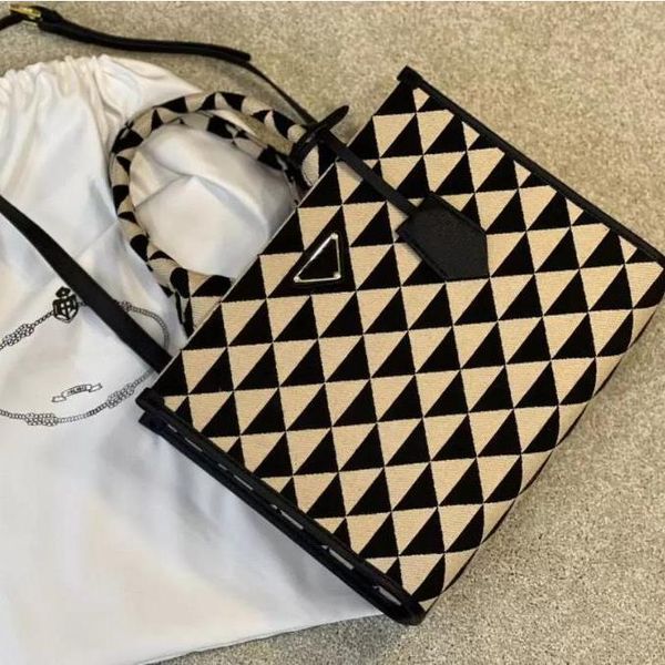 designer tote bag totes women shoulder bags handbags triangle weaving fashion women purse cellphone designers
designer tote bag totes women shoulder bags handbags triangle weaving fashion women purse cellphone designers