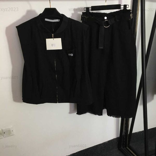 designer women sets ladies dress suits two piece dress letter sticker denim vest zippered jacket and letter belt denim skirt july15, White
designer women sets ladies dress suits two piece dress letter sticker denim vest zippered jacket and letter belt denim skirt july15, White