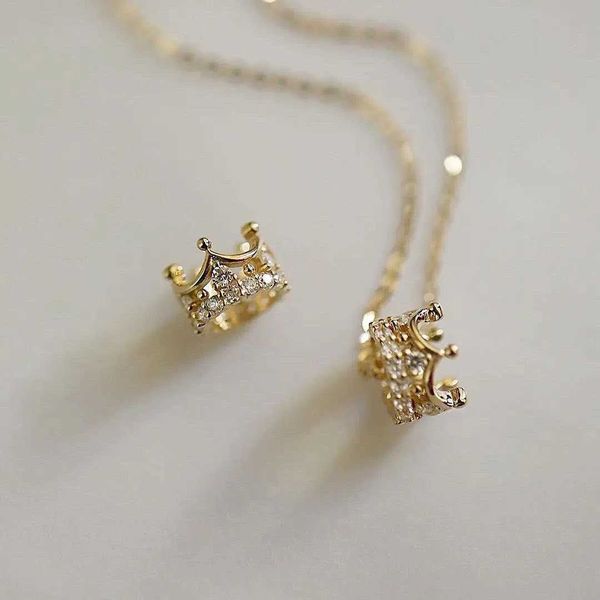 cute iced out cubic zirconia diamond crown necklace with nice design three dimensional cz zircon choker chain queen gold color aesthetic pen, Silver
cute iced out cubic zirconia diamond crown necklace with nice design three dimensional cz zircon choker chain queen gold color aesthetic pen, Silver