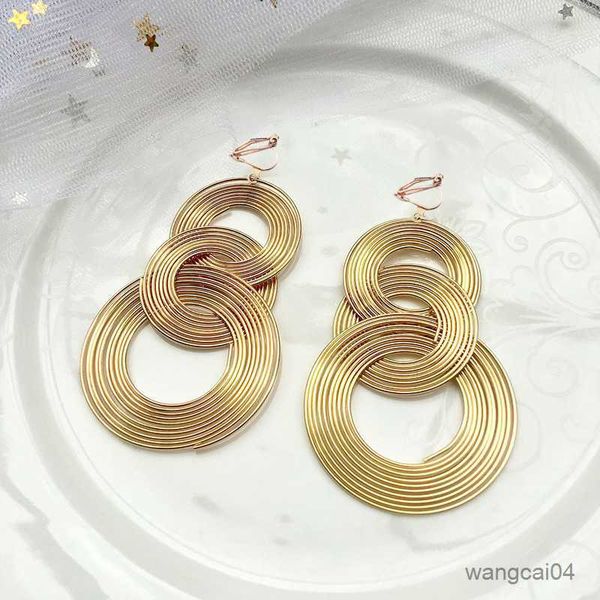 charm gold color big geometric circle long clip earrings for women bohemian party exaggerated fashion jewelry r230719, Golden
charm gold color big geometric circle long clip earrings for women bohemian party exaggerated fashion jewelry r230719, Golden