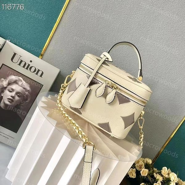 designer cosmetics bag luxury shoulder bag vanity bag fashion handbags for women crossbody toiletry pouch satchel clutch trunk classic chain
designer cosmetics bag luxury shoulder bag vanity bag fashion handbags for women crossbody toiletry pouch satchel clutch trunk classic chain