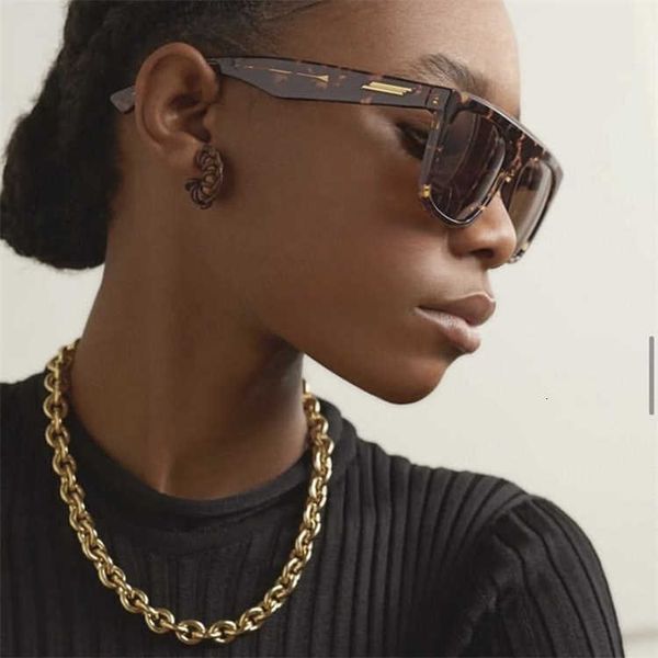 fashion bb sunglasses letter b 2022 new b family plate box sunglasses ins network red same face show small bv1060 with logo box, White;black
fashion bb sunglasses letter b 2022 new b family plate box sunglasses ins network red same face show small bv1060 with logo box, White;black