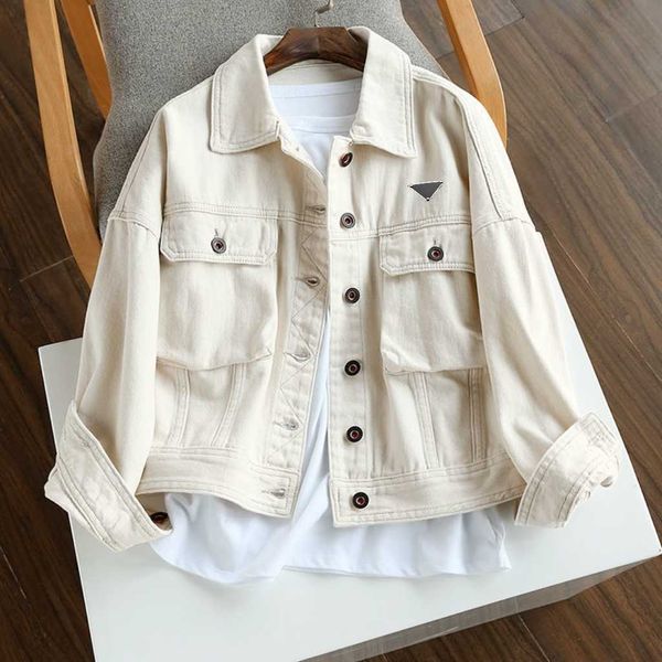 spring and autumn white lapel denim coat, the version is very wide and stylish, loose version of leisure fashion, men and women with the sam, Black;brown
spring and autumn white lapel denim coat, the version is very wide and stylish, loose version of leisure fashion, men and women with the sam, Black;brown