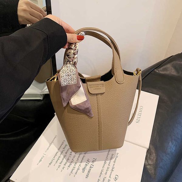 luxury picotin lock bag fashionable and minimalist large capacity portable bucket bag 2023 new women's high-end crossbody foreign style
luxury picotin lock bag fashionable and minimalist large capacity portable bucket bag 2023 new women's high-end crossbody foreign style