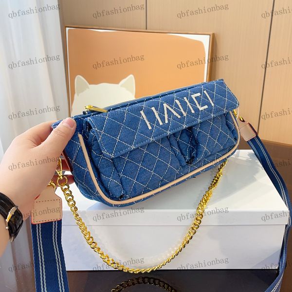 stylish women shoulder bag multi pocket casual bag classic alphabet embroidery hardware metal chain handbag shoulder strap crossbody bag str
stylish women shoulder bag multi pocket casual bag classic alphabet embroidery hardware metal chain handbag shoulder strap crossbody bag str
