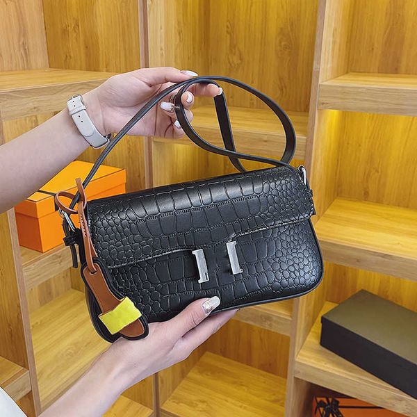 fashion women's bag crossbody handbag new leather handheld metal clasp clamshell leather wallet crocodile print deluxe retro shoulder u
fashion women's bag crossbody handbag new leather handheld metal clasp clamshell leather wallet crocodile print deluxe retro shoulder u