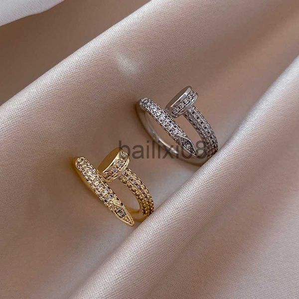 band rings classical style gold plated opening rings for woman delicate jewelry nightclub party girl's unusual zircon ring j230719, Silver
band rings classical style gold plated opening rings for woman delicate jewelry nightclub party girl's unusual zircon ring j230719, Silver