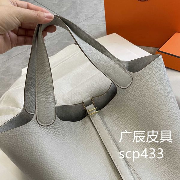 designer original edition h ermes vegetable basket bags correct original factory leather tc 22cm pearl grey litchi pattern handbag ce with r
designer original edition h ermes vegetable basket bags correct original factory leather tc 22cm pearl grey litchi pattern handbag ce with r