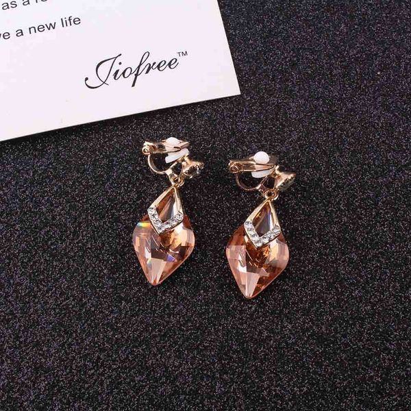 charm luxury 6 color crystal clip on earrings water drop cz no pierced earrings women/girls crystal earrings fashion jewelry r230719, Golden
charm luxury 6 color crystal clip on earrings water drop cz no pierced earrings women/girls crystal earrings fashion jewelry r230719, Golden