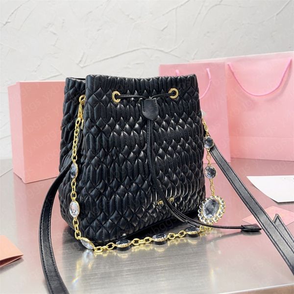 fashion women bucket bag new pleated plaid cowhide shoulder bags high capacity metal chain diamond accessories strapping simple retro luxury
fashion women bucket bag new pleated plaid cowhide shoulder bags high capacity metal chain diamond accessories strapping simple retro luxury