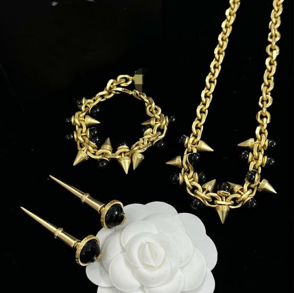hiphop punk rivet black pearl o-shaped thick chain retro vintage women necklace bracelet earring set women choker banshee designer jewelry b
hiphop punk rivet black pearl o-shaped thick chain retro vintage women necklace bracelet earring set women choker banshee designer jewelry b