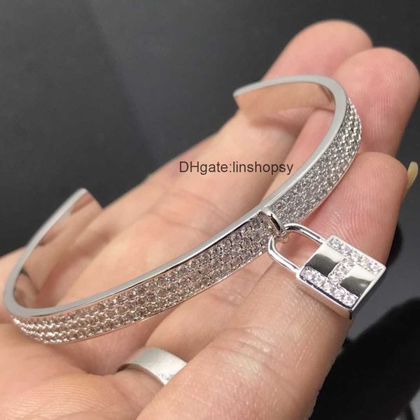 aher mas designer luxury brand enamel bracelet designer bracelet full diamond h lock head key hanger v gold plated 18k pig nose, Black
aher mas designer luxury brand enamel bracelet designer bracelet full diamond h lock head key hanger v gold plated 18k pig nose, Black