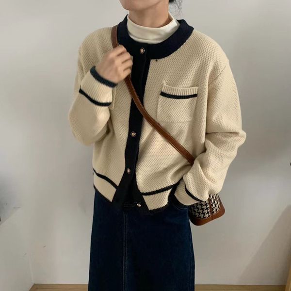 2023 autumn winter designer womens knit sweater cardigan fashion new pocket fried dough twist loose short coat s-l, White;black
2023 autumn winter designer womens knit sweater cardigan fashion new pocket fried dough twist loose short coat s-l, White;black
