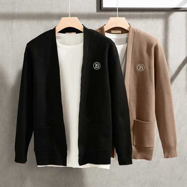 men's sweaters 2022 luxury knitted cardigan long sleeve pockets mens clothes fashion brand casual coats black korean style solid color, White;black
men's sweaters 2022 luxury knitted cardigan long sleeve pockets mens clothes fashion brand casual coats black korean style solid color, White;black