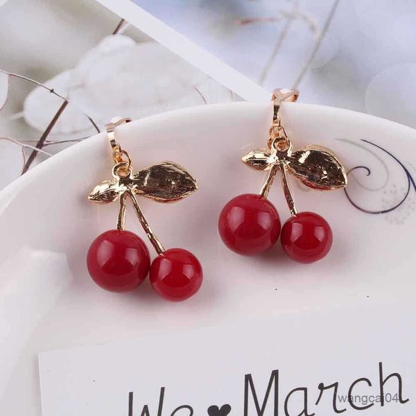 charm new fashion cute lovely red cherry clip earrings rhinestone leaf bead no ear hole ear clip earrings for woman jewelry r230719, Golden
charm new fashion cute lovely red cherry clip earrings rhinestone leaf bead no ear hole ear clip earrings for woman jewelry r230719, Golden