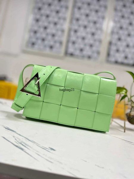 bottegaz bag leather designer small venetas 2023 button bags bag pillow ladies girl cassette square woven oil tofu wax one shoulder cross bo
bottegaz bag leather designer small venetas 2023 button bags bag pillow ladies girl cassette square woven oil tofu wax one shoulder cross bo