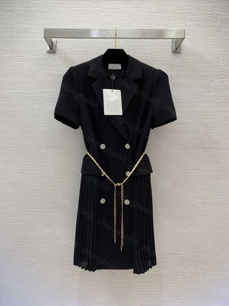 23ss summer dress womens designer clothing women dresses double breasted side pleated design slim suit dress with chain waist chain womens c, Black;gray
23ss summer dress womens designer clothing women dresses double breasted side pleated design slim suit dress with chain waist chain womens c, Black;gray