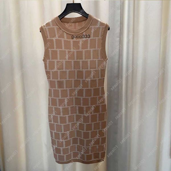 skirts women letter fendyly dress knit ff fashion full for print casual knitted vest sleeveless summer dresses 3 colors designer, Black;gray
skirts women letter fendyly dress knit ff fashion full for print casual knitted vest sleeveless summer dresses 3 colors designer, Black;gray