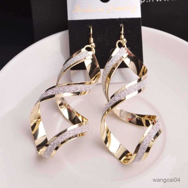 charm fashion long clip earrings gold black for women no fashion jewelry r230719, Golden
charm fashion long clip earrings gold black for women no fashion jewelry r230719, Golden