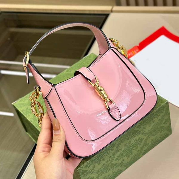 lacquer leather chain shoulder bag handbag purse lady hand bags plain smooth surface chain with diamond decoration women clutch pouch
lacquer leather chain shoulder bag handbag purse lady hand bags plain smooth surface chain with diamond decoration women clutch pouch