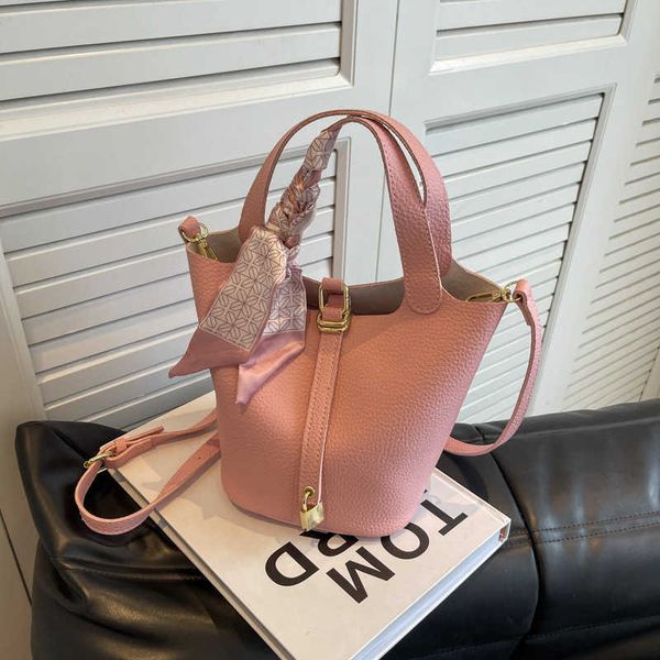 luxury picotin lock bag 2023 new zimu vegetable basket litchi pattern handbag simple texture bucket 71b4
luxury picotin lock bag 2023 new zimu vegetable basket litchi pattern handbag simple texture bucket 71b4