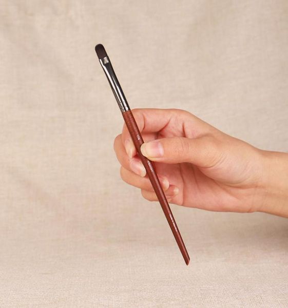 174 small concealer makeup brush wood brown firm conceal beauty cosmetics blender tool4923032
174 small concealer makeup brush wood brown firm conceal beauty cosmetics blender tool4923032
