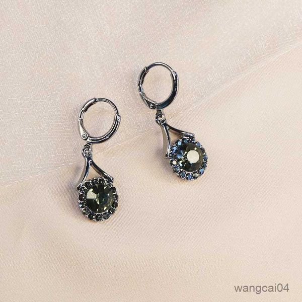 charm fashion korean girls shiny round diamond pendant earrings for women luxury jewelry accessories elegant woman long earrings r230719, Golden
charm fashion korean girls shiny round diamond pendant earrings for women luxury jewelry accessories elegant woman long earrings r230719, Golden