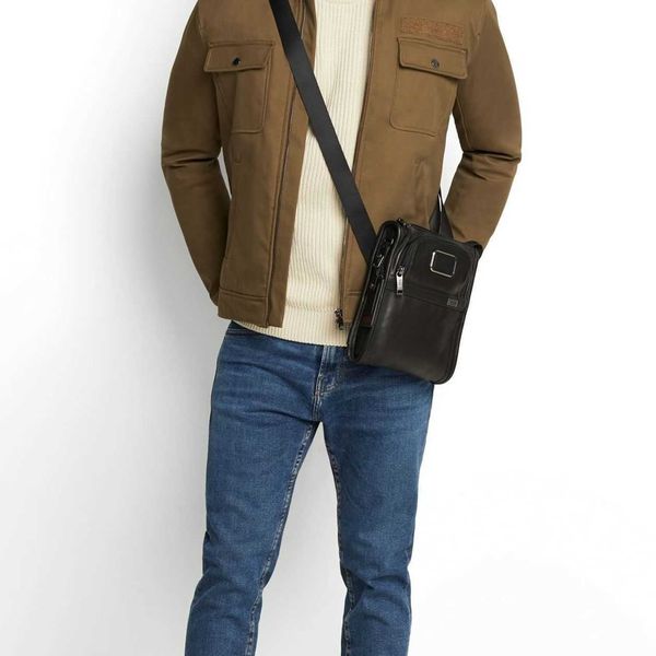 luxuries designer bag tumi tuming new men's portable voyageur bag ballistic nylon large designers handbag capacity fashion casual shoul
luxuries designer bag tumi tuming new men's portable voyageur bag ballistic nylon large designers handbag capacity fashion casual shoul
