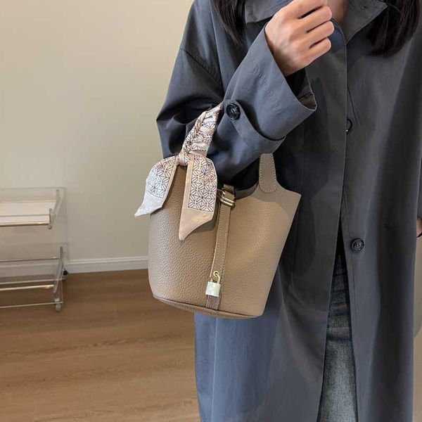 luxury picotin lock bag year's this popular women's bag 2023 new fashion summer crossbody versatile texture scarf portable bucket
luxury picotin lock bag year's this popular women's bag 2023 new fashion summer crossbody versatile texture scarf portable bucket