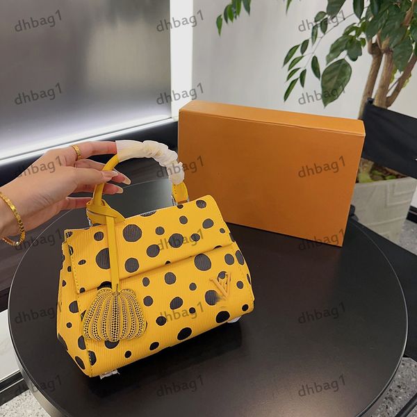 stylish womens shoulder bag leather clamshell handle handbag exquisite printed pumpkin bag belt crossbody bags hardware metal buckle designe
stylish womens shoulder bag leather clamshell handle handbag exquisite printed pumpkin bag belt crossbody bags hardware metal buckle designe