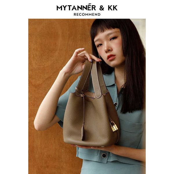 luxury picotin lock bag vegetable cowhide basket women's genuine leather bucket handheld 2023 new litchi pattern one shoulder mom'
luxury picotin lock bag vegetable cowhide basket women's genuine leather bucket handheld 2023 new litchi pattern one shoulder mom'