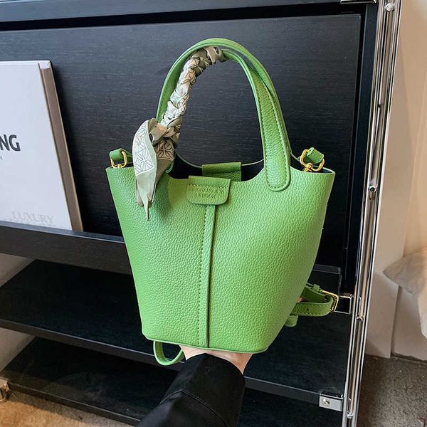 luxury picotin lock bag and fashionable minimalist large capacity portable bucket bag 2023 new women's high-end crossbody foreign style
luxury picotin lock bag and fashionable minimalist large capacity portable bucket bag 2023 new women's high-end crossbody foreign style