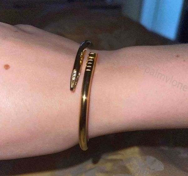 classic bangles designer gold silver bracelet steel cuff fashion brand c bangle bracelets womens mens love jewelry gift c80009 with boxnail, Black
classic bangles designer gold silver bracelet steel cuff fashion brand c bangle bracelets womens mens love jewelry gift c80009 with boxnail, Black