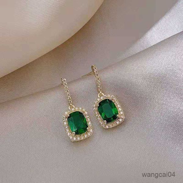 charm vintage green gemstone fashion hanging earrings ladies jewelry drop personality stud earrings luxury wedding party gifts r230719, Golden
charm vintage green gemstone fashion hanging earrings ladies jewelry drop personality stud earrings luxury wedding party gifts r230719, Golden