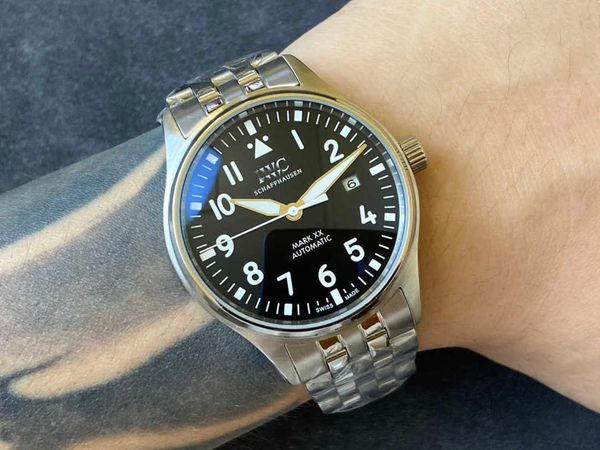 luxury iwc pilot watch 4h5r mechanical automatic wristwatch black dial date uhr leather strap with box montre luxe, Slivery;golden
luxury iwc pilot watch 4h5r mechanical automatic wristwatch black dial date uhr leather strap with box montre luxe, Slivery;golden