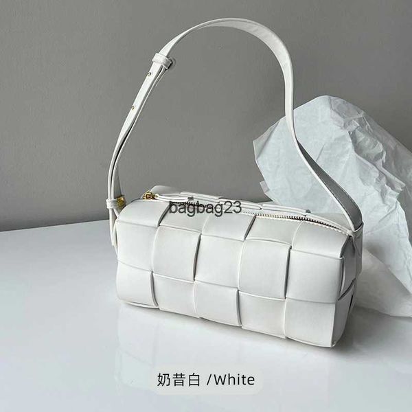 knitted 2023 cassette bags handbag ladies bag high-grade brick girl same leather designer one-shoulder underarm bottegaz spring venetas summ
knitted 2023 cassette bags handbag ladies bag high-grade brick girl same leather designer one-shoulder underarm bottegaz spring venetas summ