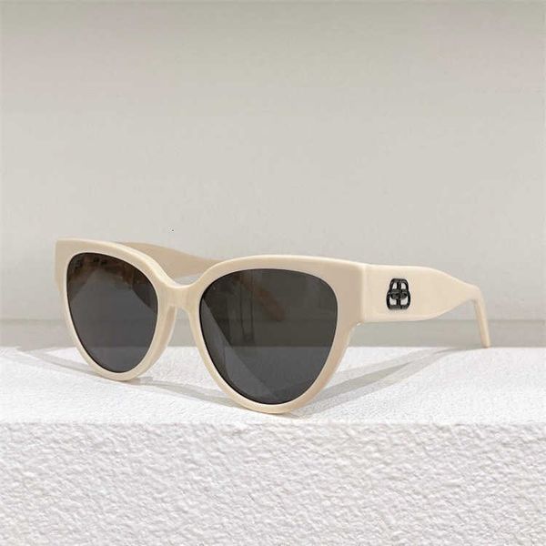 fashion bb sunglasses letter b b family's new plate cat's eye men's and women's fashion ins.com celebrity bb0050 with lo, White;black
fashion bb sunglasses letter b b family's new plate cat's eye men's and women's fashion ins.com celebrity bb0050 with lo, White;black