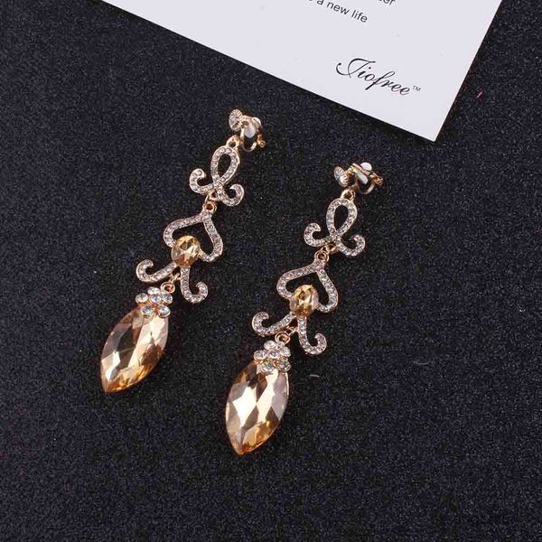 charm vintage bride clip on earrings popular rhinestone crystal earring for wedding dress fashion jewelry r230719, Golden
charm vintage bride clip on earrings popular rhinestone crystal earring for wedding dress fashion jewelry r230719, Golden
