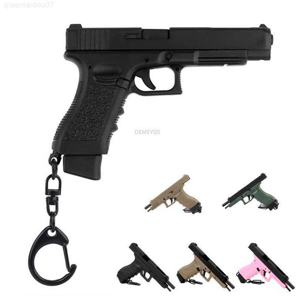 key rings tactical g34 pistols shape keychain 1 4 mini hunting gun weapon model plastic keyring military fans gifts decorations l230719, Slivery;golden
key rings tactical g34 pistols shape keychain 1 4 mini hunting gun weapon model plastic keyring military fans gifts decorations l230719, Slivery;golden