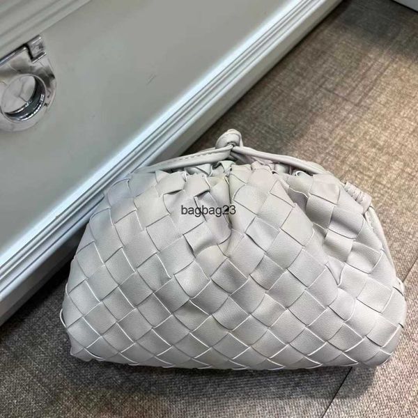 bottegaz bag cassette pouch venetas 2023 ladies bag girl cloud bags pouchs women's leather woven bottegaz handbag one shoulder designer
bottegaz bag cassette pouch venetas 2023 ladies bag girl cloud bags pouchs women's leather woven bottegaz handbag one shoulder designer