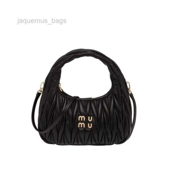 fashion designer bags satin mini handbags wander miu hobo clutch holding handbar shoulder bag luxury retro wallet leather banquet tote trave
fashion designer bags satin mini handbags wander miu hobo clutch holding handbar shoulder bag luxury retro wallet leather banquet tote trave
