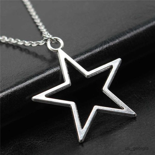 pendant necklaces fashion simple silver color 36x33mm hollow pendant necklace for women r230829
pendant necklaces fashion simple silver color 36x33mm hollow pendant necklace for women r230829