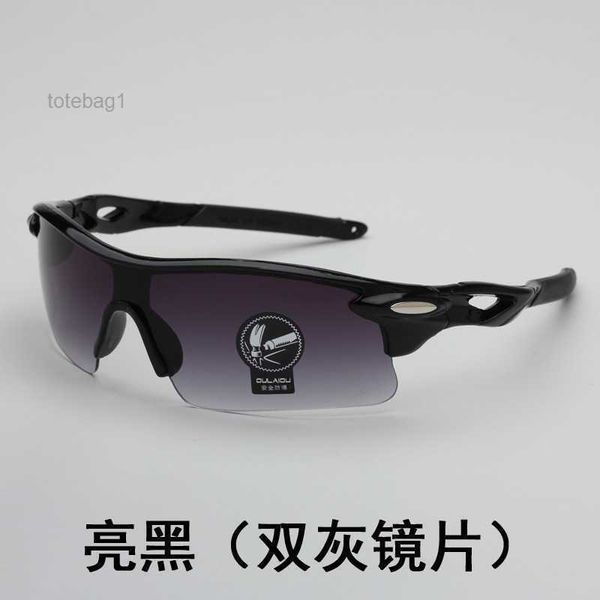 new dazzling color film reflective sunglasses sports mirror men's and women's outdoor riding glasses 5 fim7, White;black
new dazzling color film reflective sunglasses sports mirror men's and women's outdoor riding glasses 5 fim7, White;black