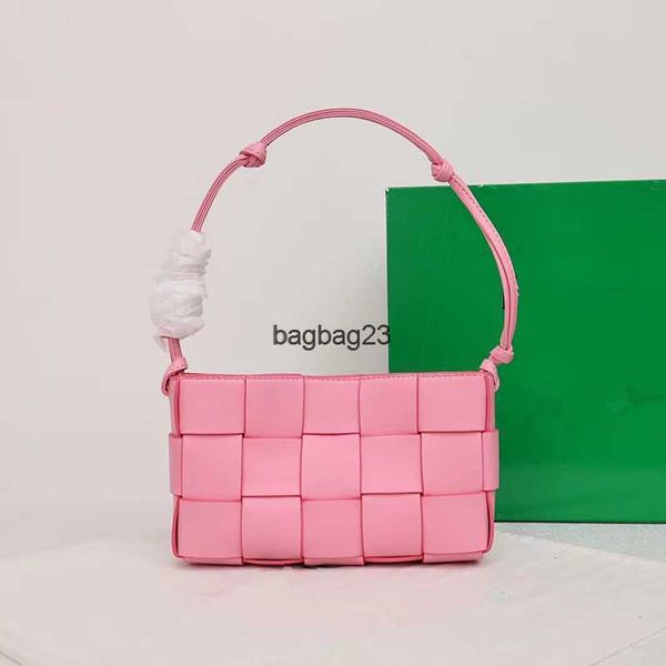 versatile cassette bag girl designer bags venetas bottegaz 2023 ladies knitted handheld one shoulder underarm casual cowhide fashion small s
versatile cassette bag girl designer bags venetas bottegaz 2023 ladies knitted handheld one shoulder underarm casual cowhide fashion small s