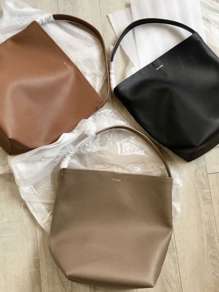 designer the row leather large capacity totes bag minimalist leather bucket shoulder bag ldz8
designer the row leather large capacity totes bag minimalist leather bucket shoulder bag ldz8