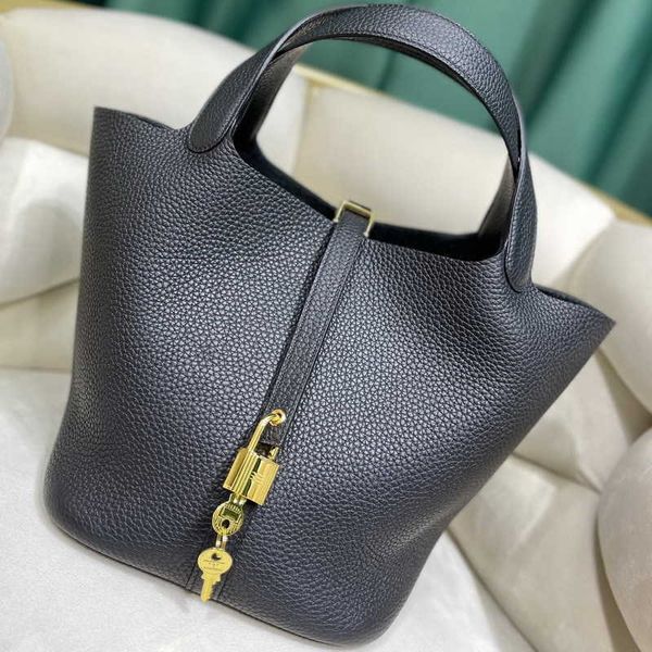 original luxury picotin lock bag new 2023 h half handmade wax line high grade vegetable basket children's headband layer cowhide bucket
original luxury picotin lock bag new 2023 h half handmade wax line high grade vegetable basket children's headband layer cowhide bucket