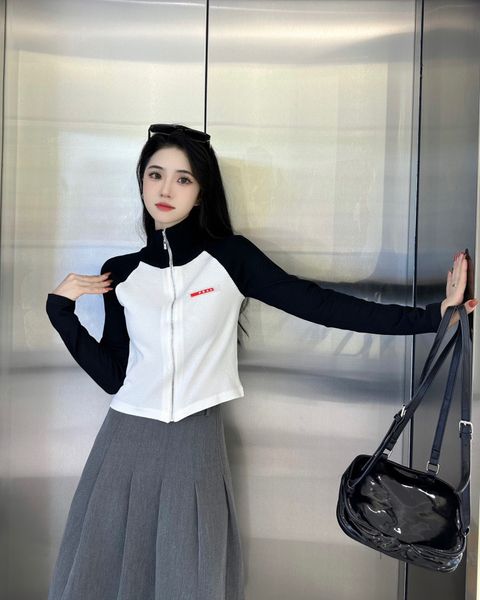 tide brand 2023 early autumn high elastic three -dimensional cutting, waist -colored logo letters, cardigan flip shirt jacket, White
tide brand 2023 early autumn high elastic three -dimensional cutting, waist -colored logo letters, cardigan flip shirt jacket, White
