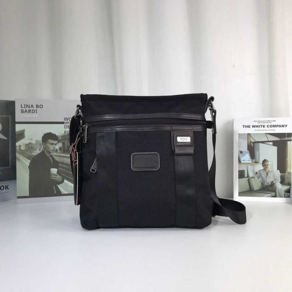 luxuries designer bag tumi tuming new men's portable voyageur bag ballistic nylon large designers handbag capacity fashion casual shoul
luxuries designer bag tumi tuming new men's portable voyageur bag ballistic nylon large designers handbag capacity fashion casual shoul