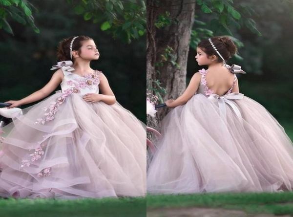 lovely flower girls dresses jewel neck hand made flowers beaded open back long birthday toddler girl pageant gowns kid dress6271151, White;blue
lovely flower girls dresses jewel neck hand made flowers beaded open back long birthday toddler girl pageant gowns kid dress6271151, White;blue